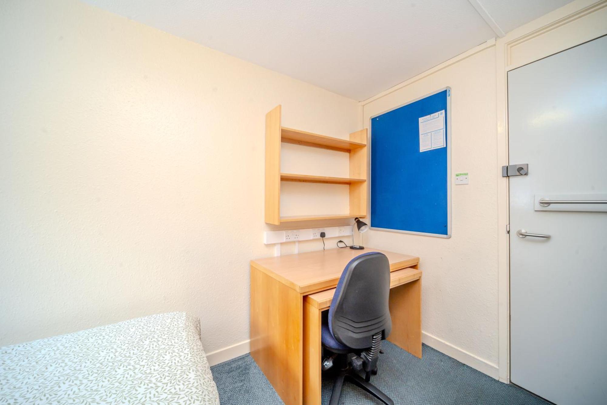 Joivy Budget 4,5 And 6 Bed Private Flats, In Historic Old Town (Adults Only) EDI Exterior foto