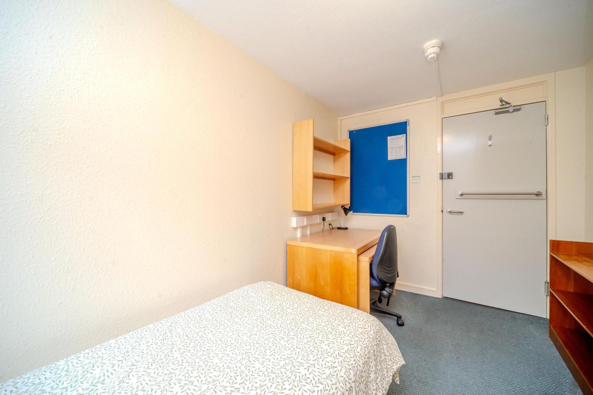 Joivy Budget 4,5 And 6 Bed Private Flats, In Historic Old Town (Adults Only) EDI Exterior foto